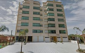 Apartamento na UBATUBA há 1 quadra do mar